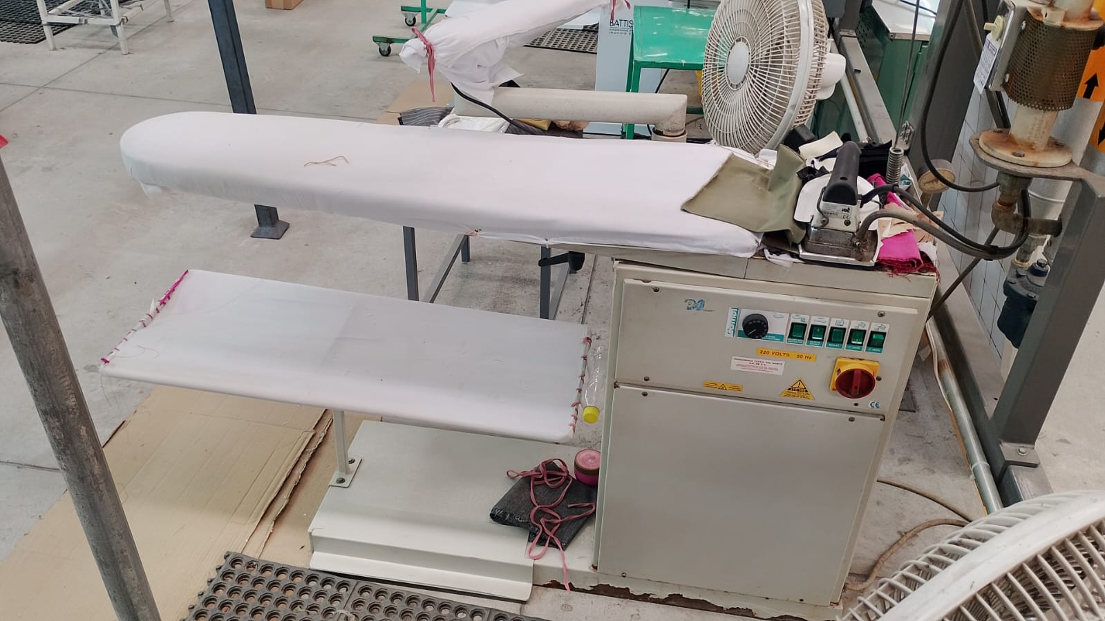 MESA DE PLANCHADO